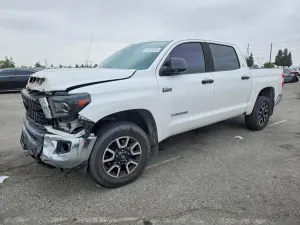 Toyota Tundra 5.7L 8 2015