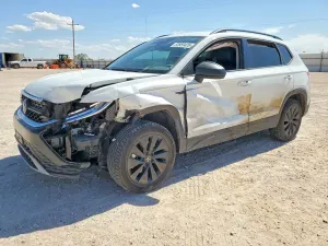 Volkswagen Taos 1.5L 4 2024