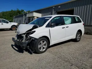Toyota Sienna 3.5L 6 2017