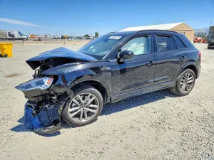 Audi Q3 2.0L 4 2025