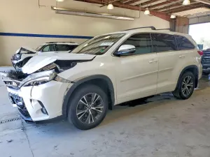 Toyota Highlander 3.5L 6 2017