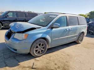 Chrysler Town & Country 3.8L 6 2010