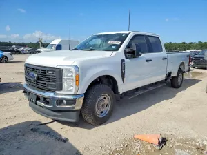 Ford F-350 6.8L 8 2023
