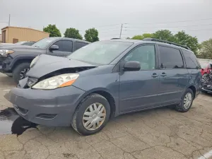 Toyota Sienna 3.5L 6 2010