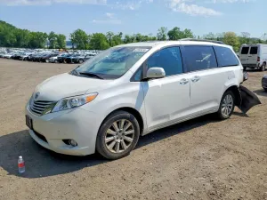 Toyota Sienna 3.5L 6 2013