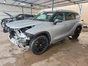 Toyota Highlander 2.4L 4 2025