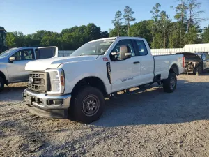 Ford F-250 6.8L 8 2025
