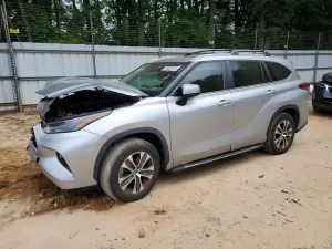Toyota Highlander 2.4L 4 2023