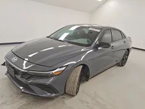 Hyundai Elantra 2.0L 4 2026
