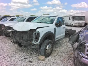 Ford F-450 6.7L 8 2023