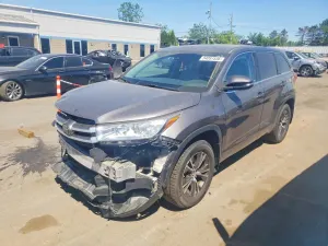Toyota Highlander 3.5L 6 2017