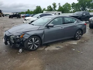 Nissan Altima 2.5L 4 2019