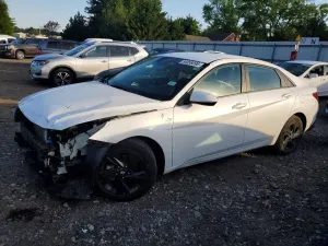 Hyundai Elantra 2.0L 4 2022