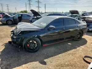 Hyundai Elantra 2.0L 4 2025
