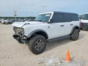 Ford Bronco 2.3L 4 2024