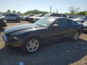 Ford Mustang 3.7L 6 2013