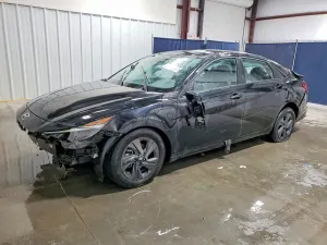 Hyundai Elantra 2.0L 4 2023