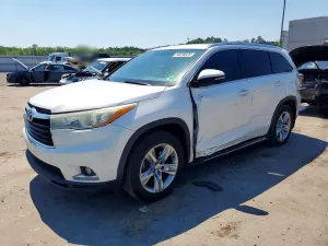 Toyota Highlander 3.5L 6 2015