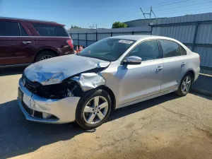 Volkswagen Jetta 2.0L 4 2014