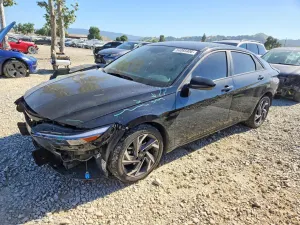 Hyundai Elantra 2.0L 4 2025