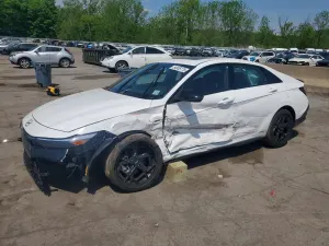 Hyundai Elantra 1.6L 4 2025