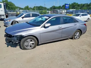 Hyundai Elantra 2.0L 4 2025