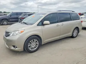 Toyota Sienna 3.5L 6 2017