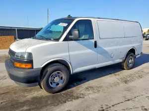 Chevrolet Express 4.3L 6 2020