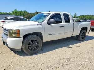 Chevrolet Silverado 1500 4.8L 8 2011