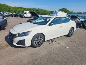 Nissan Altima 2.5L 4 2025