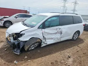 Toyota Sienna 3.5L 6 2016