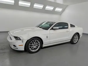 Ford Mustang 3.7L 6 2013