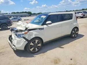 Kia Soul 2.0L 4 2015