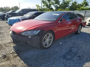 Tesla Model S 2015