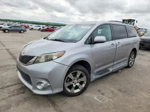 Toyota Sienna 3.5L 6 2012