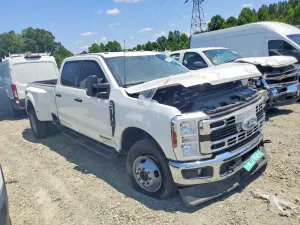 Ford F-350 6.7L 8 2024