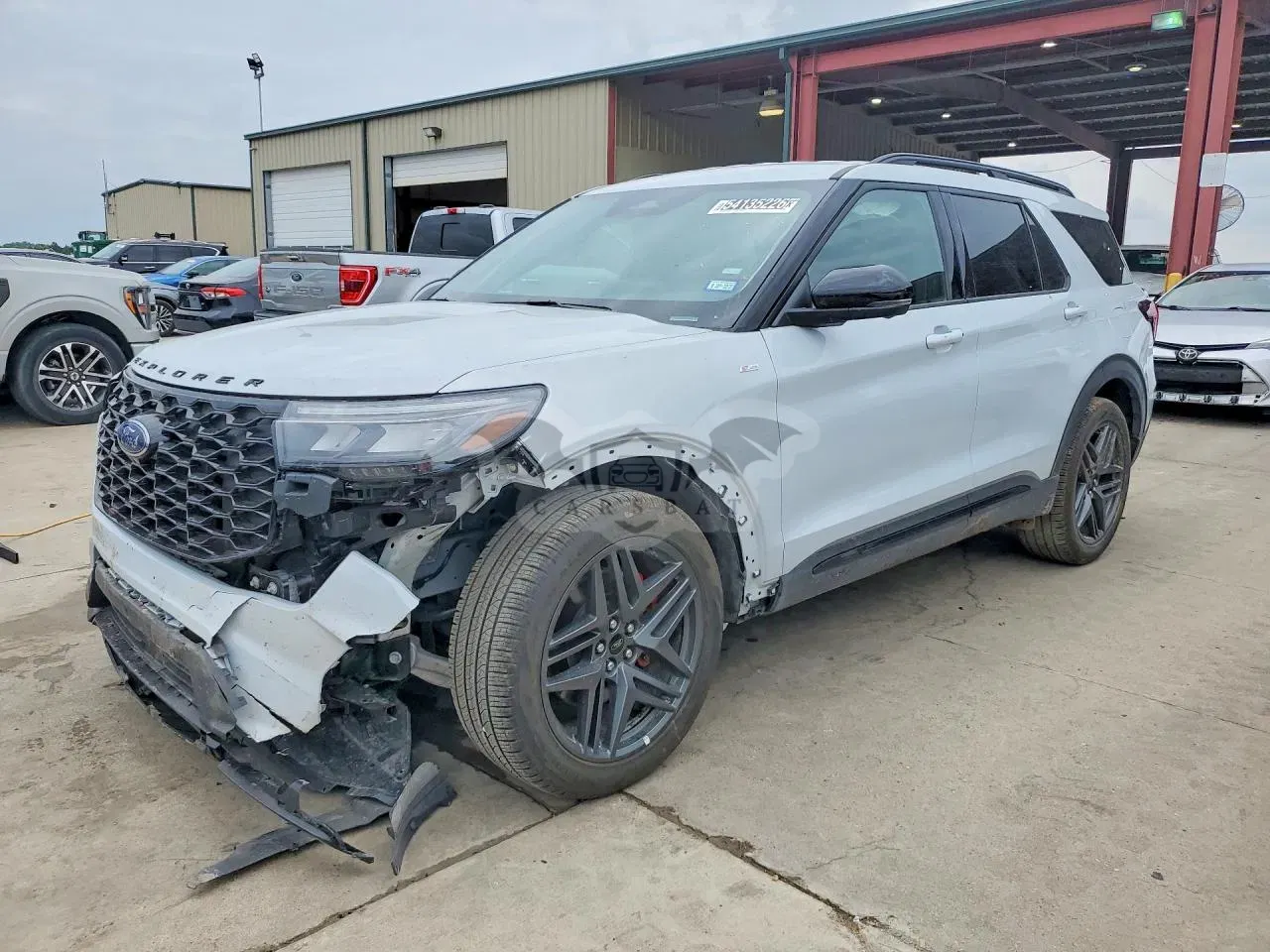 Ford Explorer 2.3L 4 2026