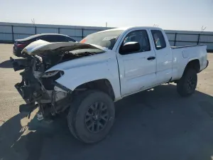 Toyota Tacoma 2.7L 4 2018