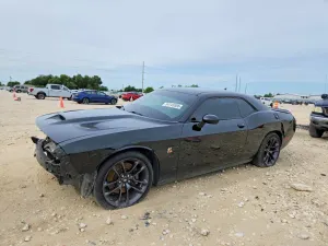 Dodge Challenger 6.4L 8 2020