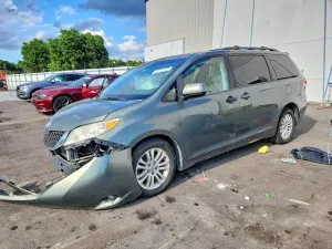 Toyota Sienna 3.5L 6 2014