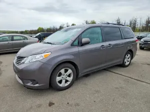 Toyota Sienna 3.5L 6 2014