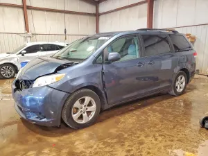 Toyota Sienna 3.5L 6 2014