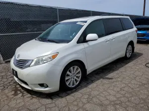 Toyota Sienna 3.5L 6 2017