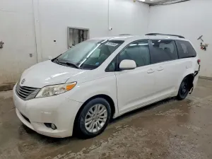 Toyota Sienna 3.5L 6 2013