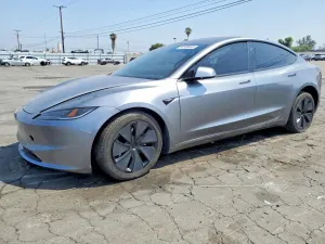 Tesla Model 3 2024