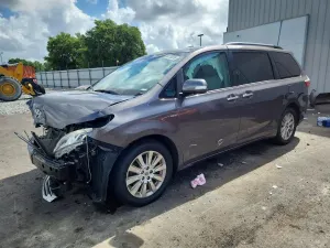 Toyota Sienna 3.5L 6 2016