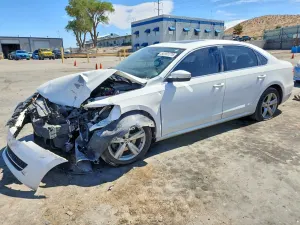 Volkswagen Passat 2.0L 4 2013
