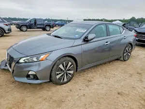 Nissan Altima 2.5L 4 2021