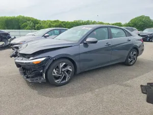 Hyundai Elantra 2.0L 4 2025