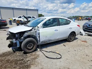 Nissan Versa 1.6L 4 2015